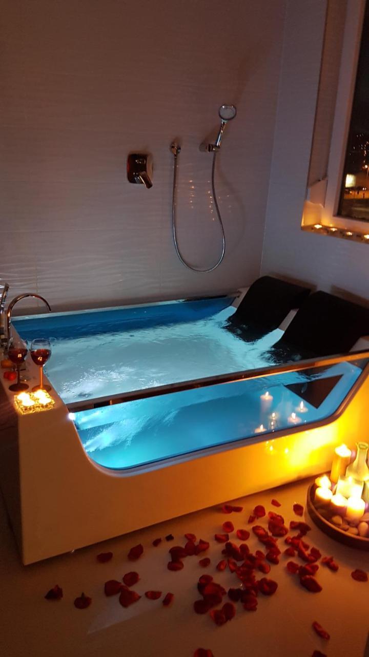 Studio-Apartment Val - Luxury Massage Chair - Private Spa- Hot Tub, Infrared Sauna, , Parking With Video Surveillance, Entry With Pin 0 - 24H, Free Cancellation 24 Hours Before Check In Slavonski Brod Luaran gambar